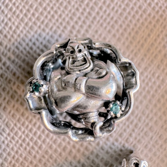 Set of 3 PANDORA - Disney Aladdin, Jasmin & Genie Charm Gift Set - Picture 7 of 10